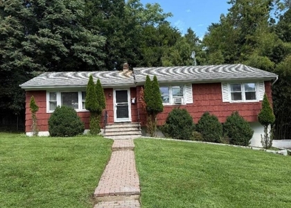 403 Longview Ct - Photo 1