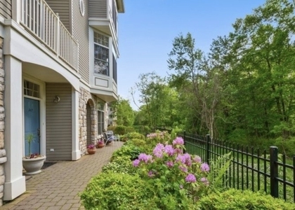 117 Crown Ct - Photo 1