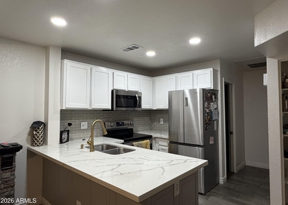 625 S Westwood -- - Photo 1