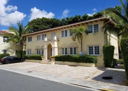 251 Oleander Avenue - Photo 1