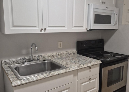 609 20th Street - Photo 1