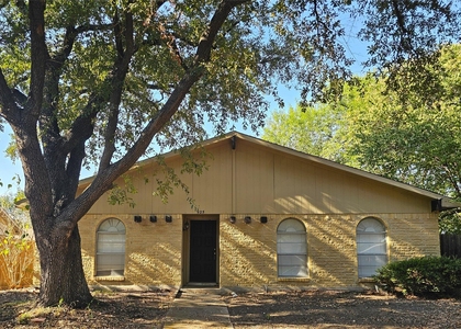 925 Whitehall Drive - Photo 1