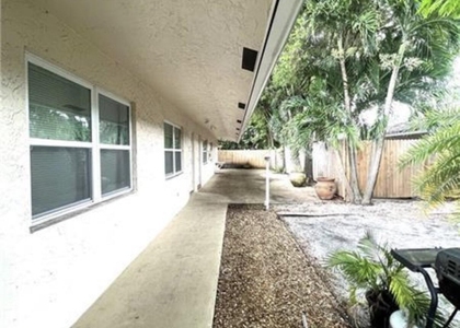 800 Se 18th Street - Photo 1