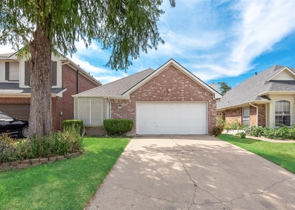 465 El Rio Drive - Photo 1