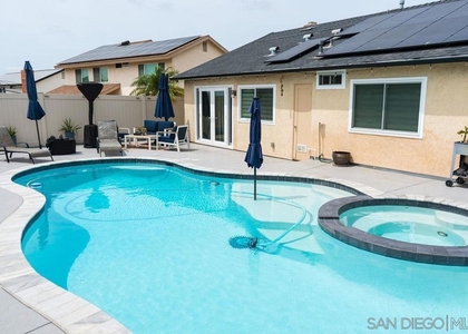 5985 Fennell Ave - Photo 1