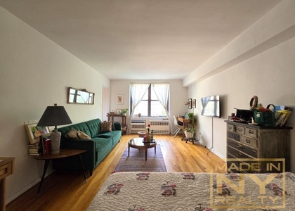 327 W 30th Street - Photo 1