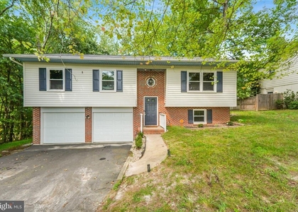 1703 Sherwood Dr - Photo 1