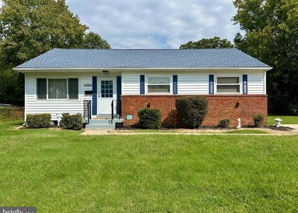 1406 Hylton Avenue - Photo 1