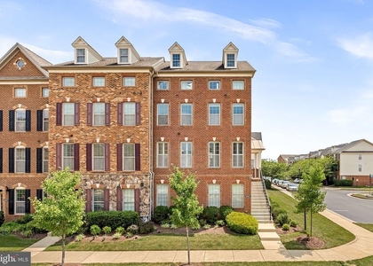 43117 Shore Square - Photo 1