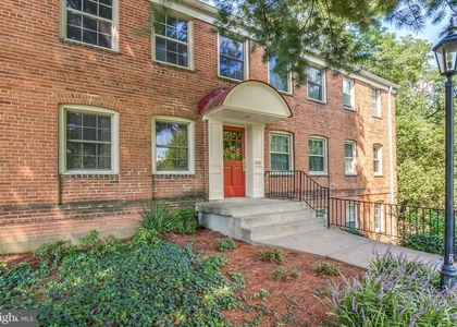 2401 Arlington Boulevard - Photo 1