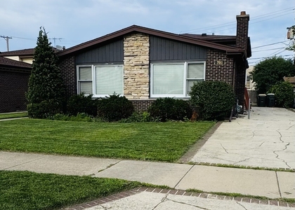 7011 N Hamlin Avenue - Photo 1