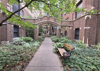 5457 S Ingleside Avenue - Photo 1