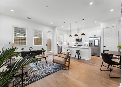 412 Neyland Street - Photo 1