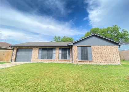 1011 Melford Avenue - Photo 1