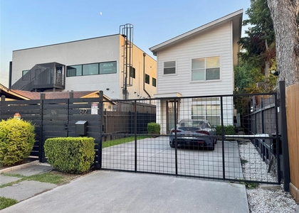 612 E 29th Street - Photo 1