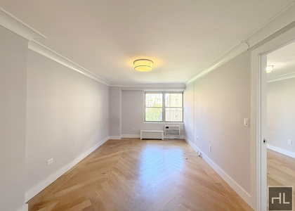 West 93 Street - Photo 1
