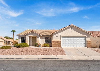 1426 Bugle Boy Drive - Photo 1