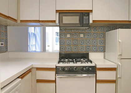  East 21st Street - Photo 1