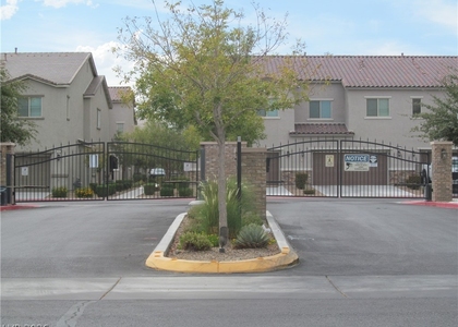 823 Grand Country Avenue - Photo 1