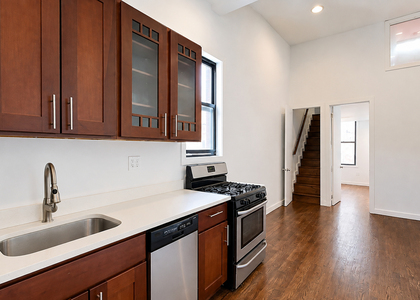 Franklin Avenue - Photo 1