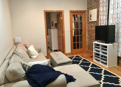 East 52 Street - Photo 1