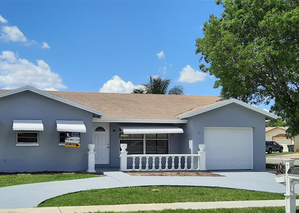 9370 Sw 1st Place - Photo 1