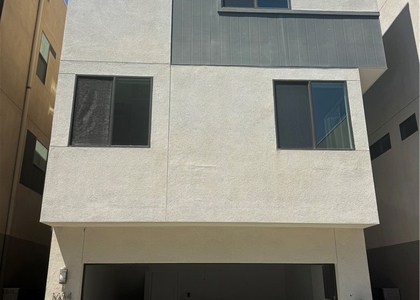 1654 Pomona - Photo 1