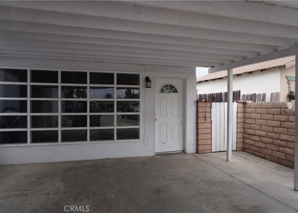 845 Olive Street W - Photo 1