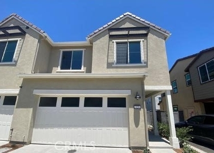 323 Moonflower - Photo 1