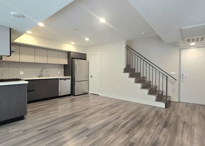 5030 Rosewood Avenue - Photo 1
