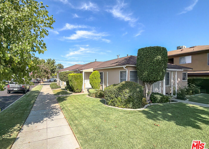 202 E Grand Avenue - Photo 1
