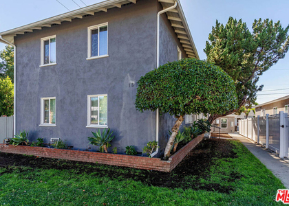 1812 W Glenoaks Boulevard - Photo 1
