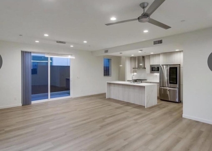 1166 Holly Ave - Photo 1