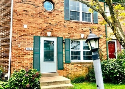 4704 S Park Court - Photo 1