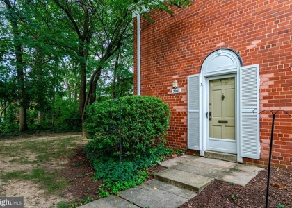 3200 Martha Custis Drive - Photo 1