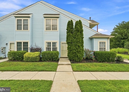 405 Atlanta Court - Photo 1