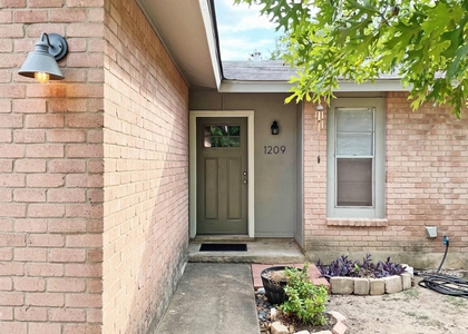 1209 Turtle Creek Blvd - Photo 1