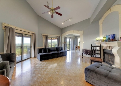 1712 Lakeshore Dr - Photo 1
