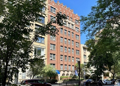 434 W Wellington Avenue - Photo 1