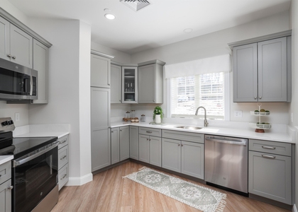 74 Rockingham - Photo 1
