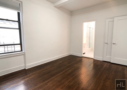 East 46 Street - Photo 1