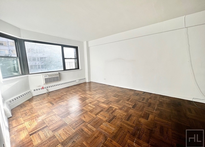 East 69 Street - Photo 1