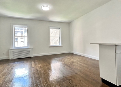 East 65 Street - Photo 1