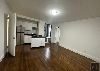 East 46 Street - Photo 1