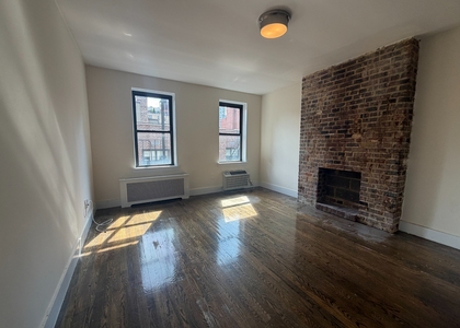 East 55th Street - Photo 1