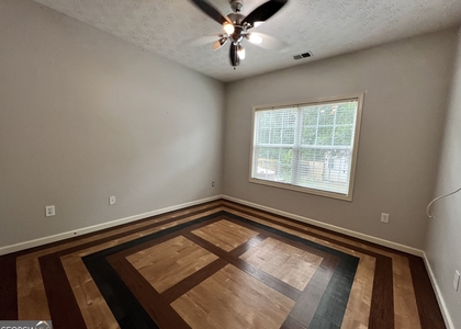 2401 Smoke Court - Photo 1