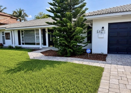 4421 Ne 23rd Avenue - Photo 1