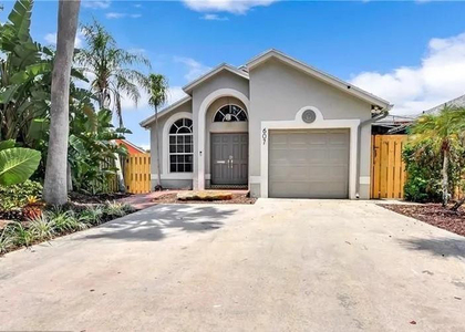 607 Sw 15th Street - Photo 1