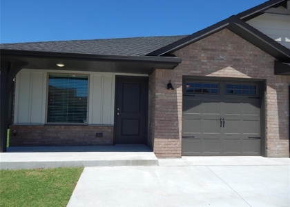 425 Summit Ridge Drive - Photo 1