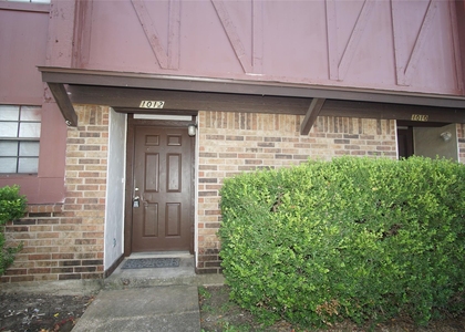 1008 Southmoor Drive - Photo 1
